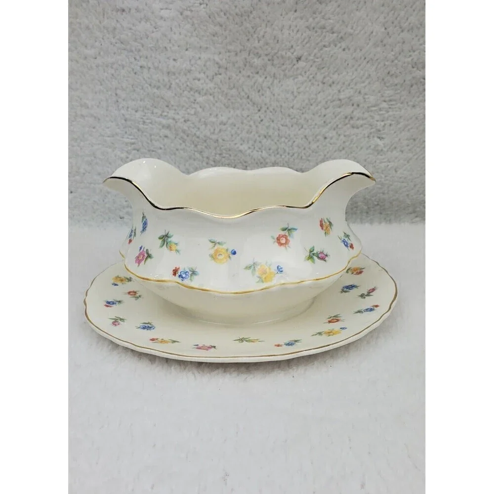 WS George Cross Stitch Floral 2928 Gravy Boat with Relish Underplate Radisson‎